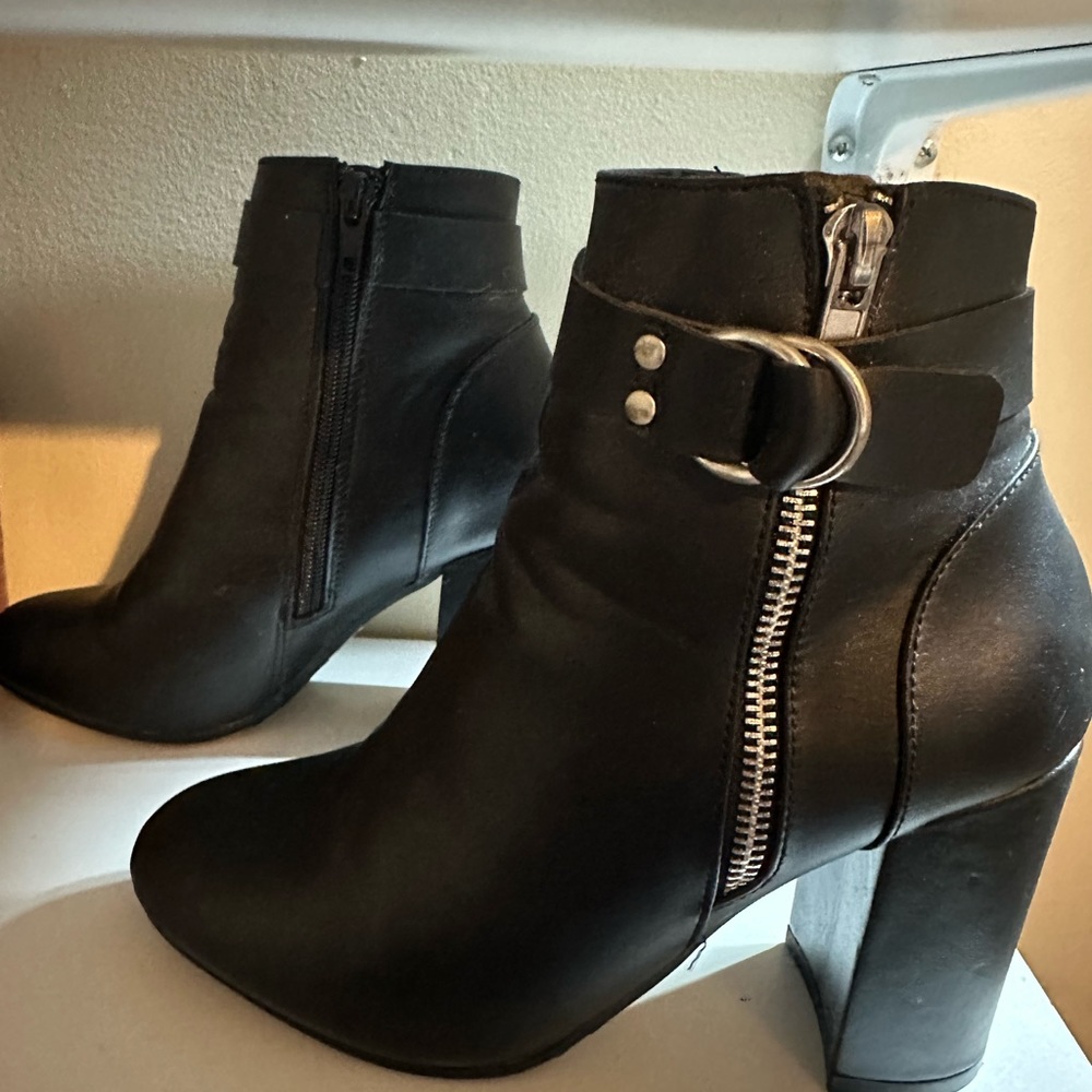 Boots - Picture 2 of 4